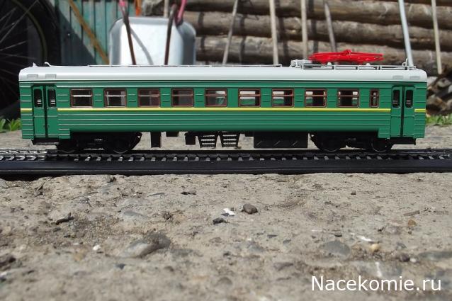 Наши поезда №15 - ЭР2 - Моторный вагон электропоезда