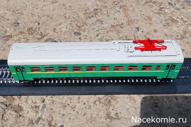 Наши поезда №15 - ЭР2 - Моторный вагон электропоезда