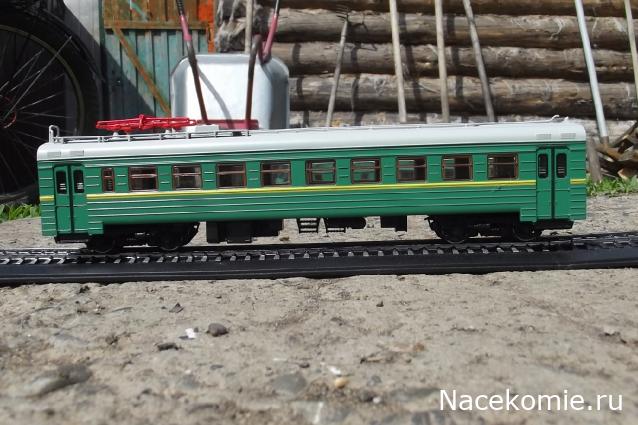 Наши поезда №15 - ЭР2 - Моторный вагон электропоезда