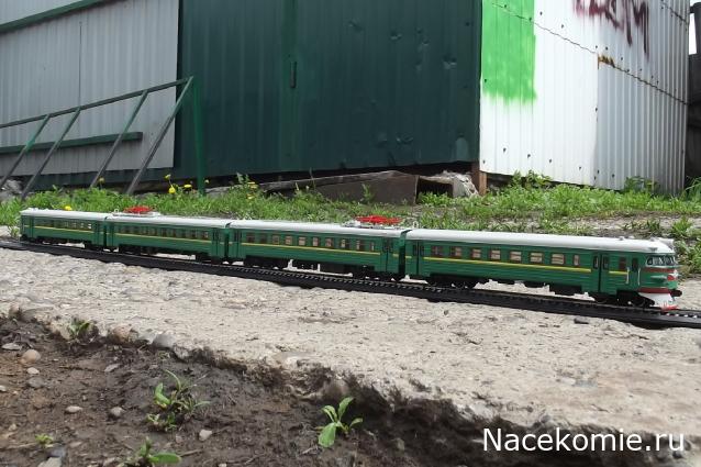 Наши поезда №15 - ЭР2 - Моторный вагон электропоезда