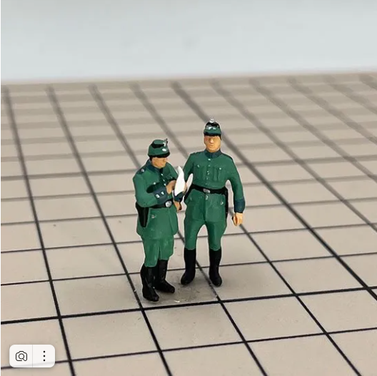 "Раскрашивание неокрашенных фигурок. Масштаб : 1/100 и 1/87
