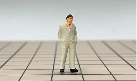"Раскрашивание неокрашенных фигурок. Масштаб : 1/100 и 1/87
