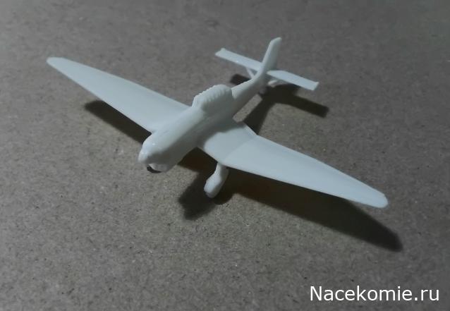 Зимняя диорама "Сражение Бронепоезда РККА с немецкой бронетехникой: бомбовая атака Юнкерса..." в М 1:160