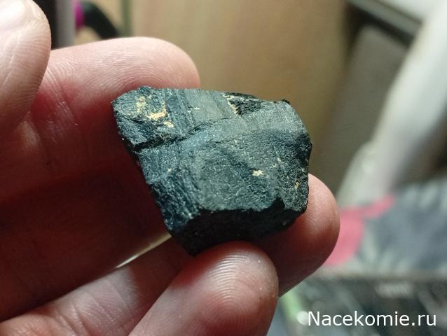 Камни и Минералы. Тайны Недр №18 - Шерл