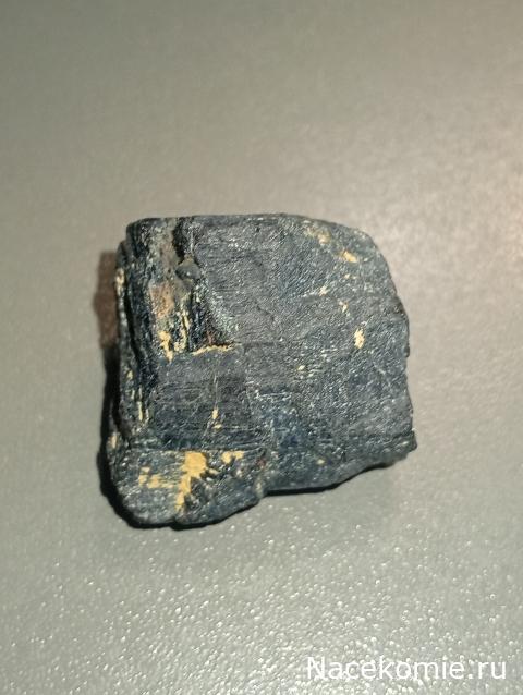 Камни и Минералы. Тайны Недр №18 - Шерл