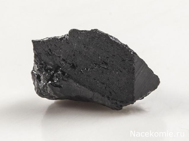 Камни и Минералы. Тайны Недр №18 - Шерл