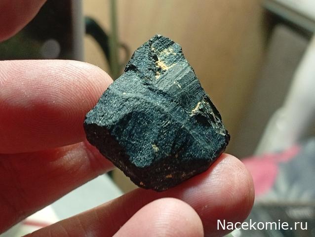 Камни и Минералы. Тайны Недр №18 - Шерл