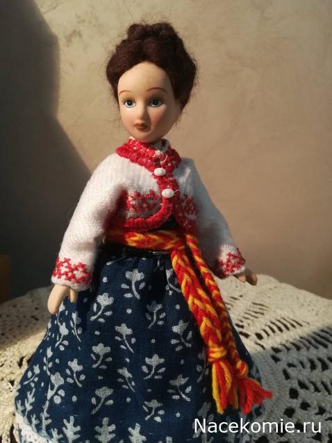 Куклы в народных костюмах №5 Кукла в зимнем костюме Архангельской губернии