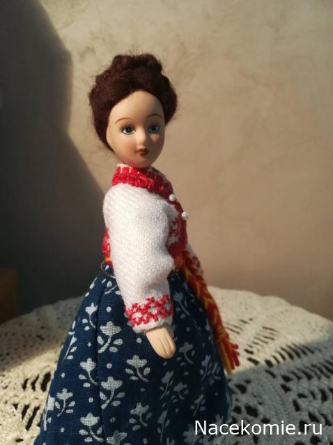 Куклы в народных костюмах №5 Кукла в зимнем костюме Архангельской губернии