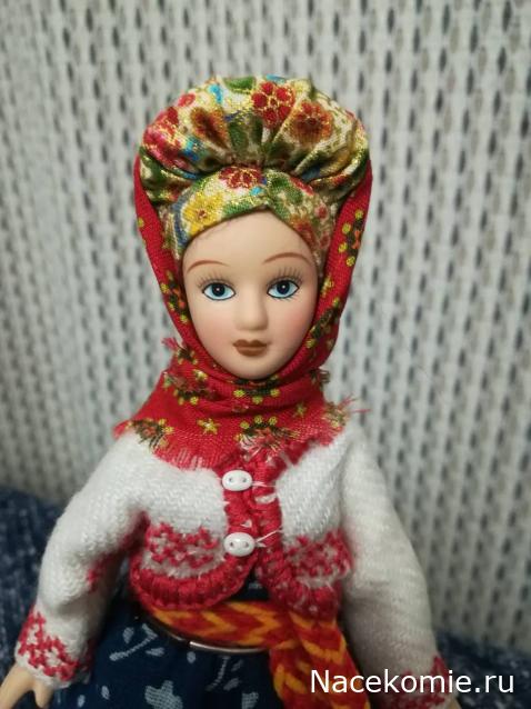 Куклы в народных костюмах №5 Кукла в зимнем костюме Архангельской губернии