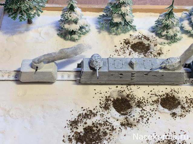 Зимняя диорама "Сражение Бронепоезда РККА с немецкой бронетехникой: бомбовая атака Юнкерса..." в М 1:160