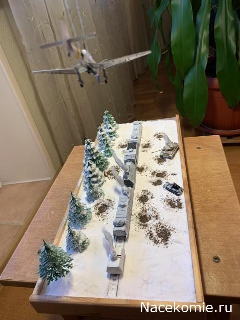 Зимняя диорама "Сражение Бронепоезда РККА с немецкой бронетехникой: бомбовая атака Юнкерса..." в М 1:160