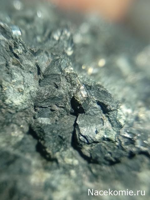 Камни и Минералы. Тайны Недр №25 - Ильменит