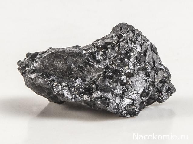 Камни и Минералы. Тайны Недр №25 - Ильменит