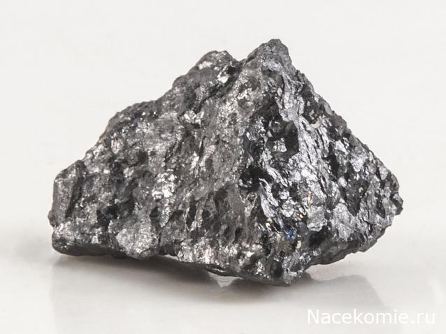 Камни и Минералы. Тайны Недр №25 - Ильменит