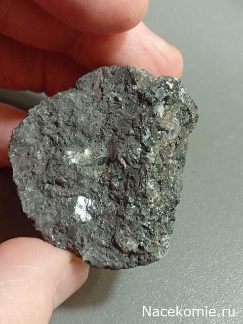 Камни и Минералы. Тайны Недр №25 - Ильменит