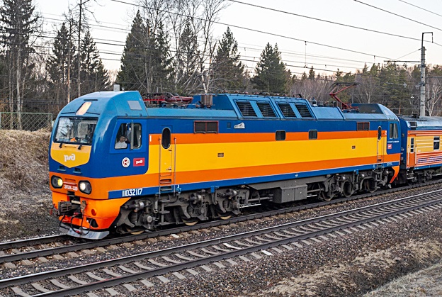 Наши поезда №ХХ - Электровоз ЭП2К