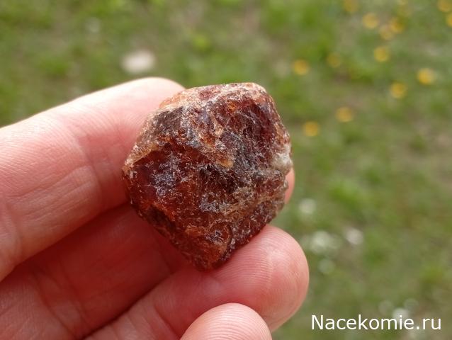 Камни и Минералы. Тайны Недр №29 - Гессонит