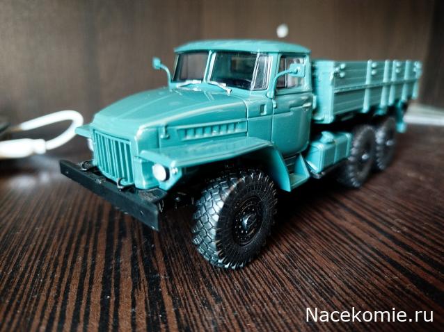 Легендарные Грузовики СССР № 120 - УРАЛ-377
