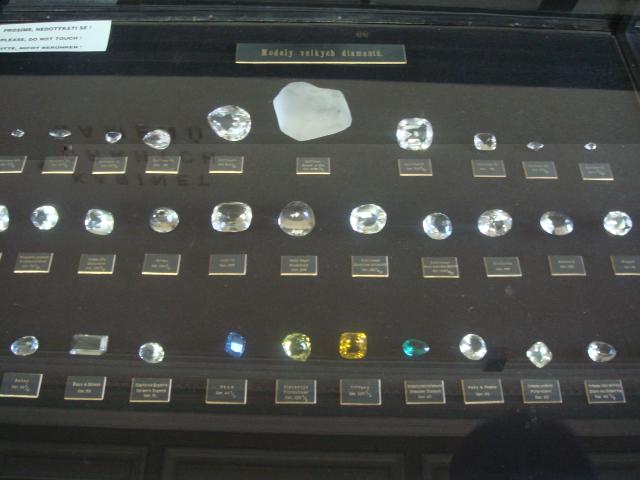 Минералы Сокровища Земли (2009) - График Выхода и обсуждение