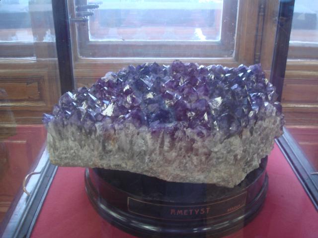 Минералы Сокровища Земли (2009) - График Выхода и обсуждение